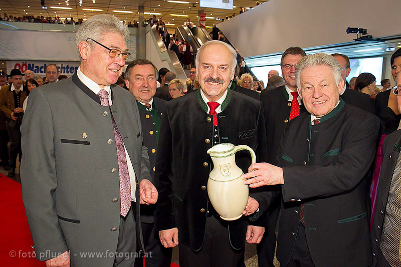 Dr. Engelbert Petrasch, Bürgermeister Friedrich Schwarzhofer und LH  Josef Pühringer 