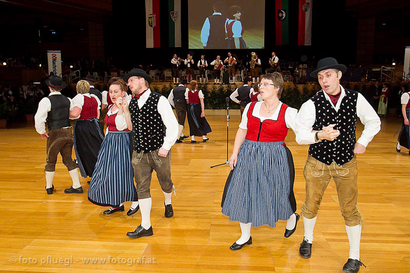 traditionelle Tanzeinlage auf dem Ball