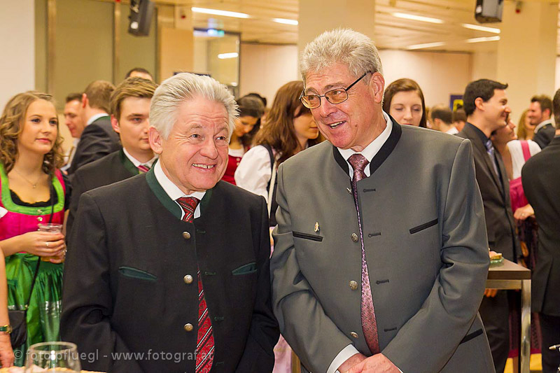 LH Dr. Josef Pühringer und Notar Dr. Engelbert Petrasch auf dem Ball der Oberösterreicher