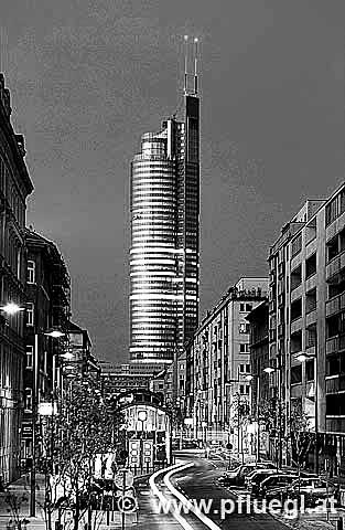 Millenniumstower Wien bei Nacht